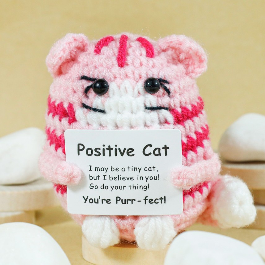 Home Textiles Europe - 面白い編み物のポジティブな猫のぬいぐるみ、カード付き、家の部屋の装飾、手作りのニット猫のクリスマス人形飾り、クリスマスパーティーギフト